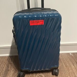 TUMI CARRY ON 19 DEGREE